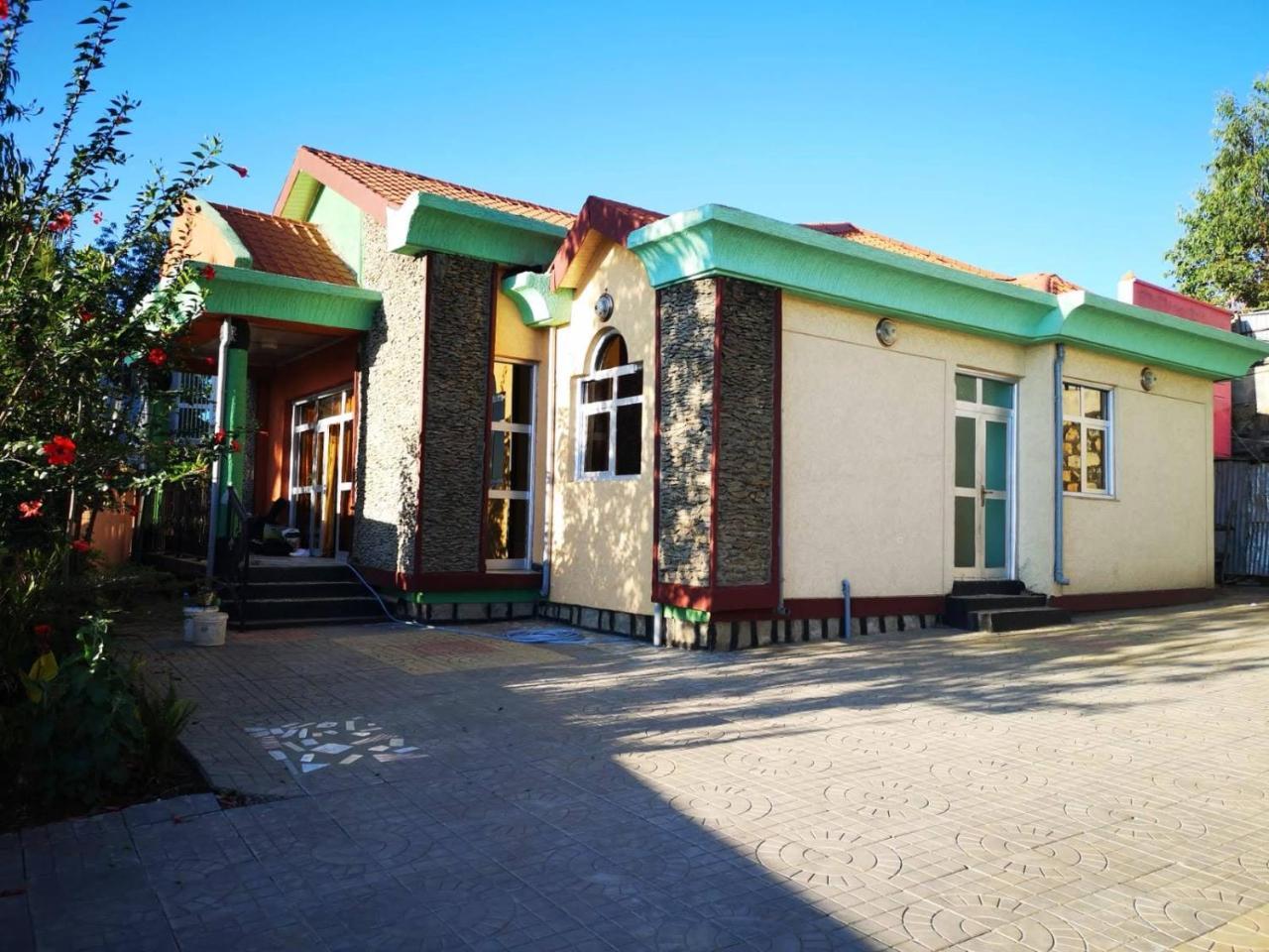 Хостел Gondar Backpackers Екстер'єр фото
