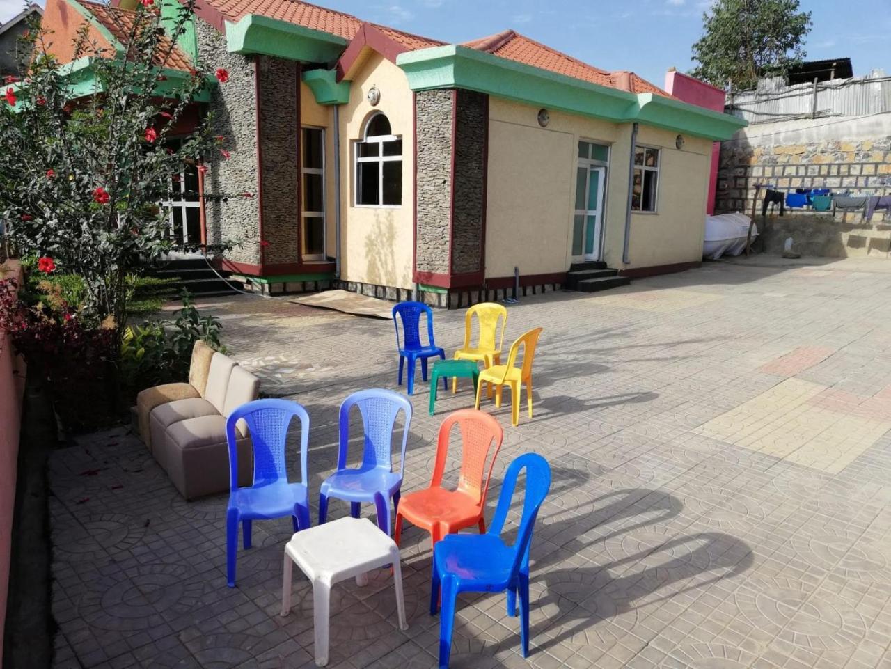 Хостел Gondar Backpackers Екстер'єр фото