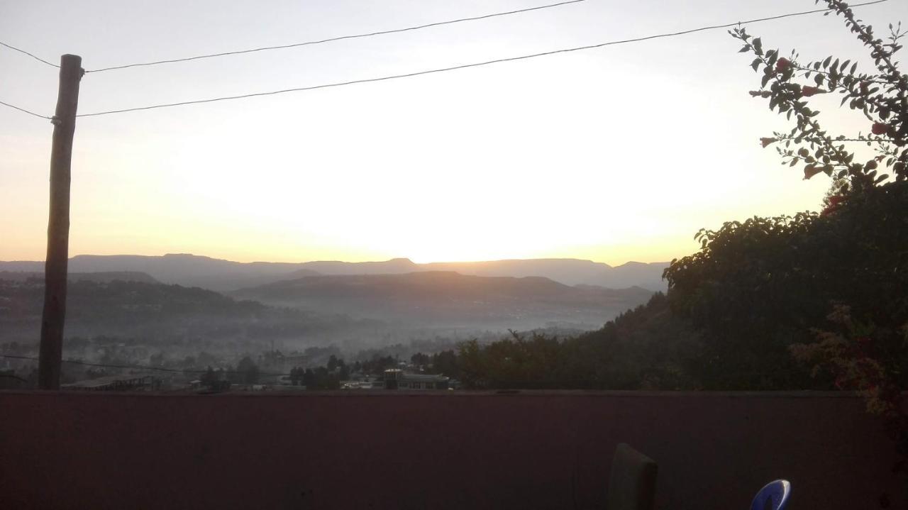 Хостел Gondar Backpackers Екстер'єр фото
